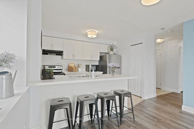 301 - 91 Aspen Springs Dr, Condo with 2 bedrooms, 1 bathrooms and 1 parking in Clarington ON | Image 12