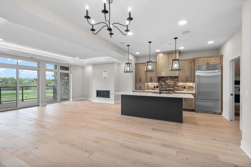 205-1 Hill Farm Cir, North Oaks, MN, 55127-2005 | Card Image