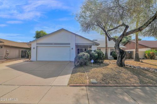 2035 W Gila Ln, Chandler, AZ, 85224-8390 | Card Image