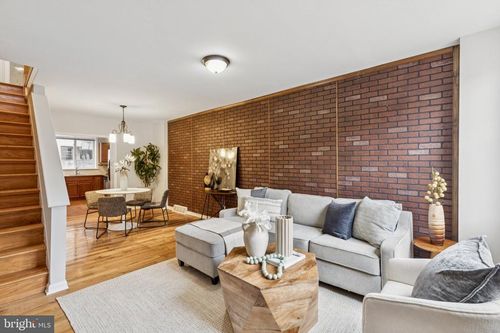 627 Fernon St, PHILADELPHIA, PA, 19148-1219 | Card Image