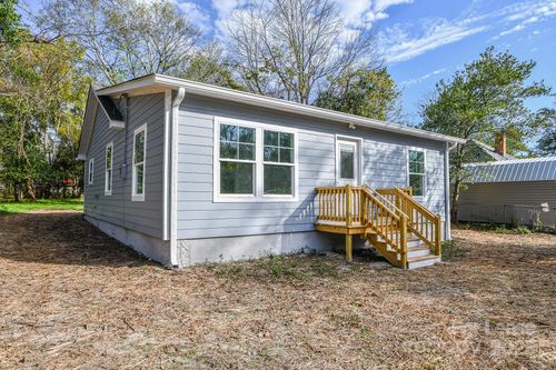 4 Chapman St, Cheraw, SC, 29520-3602 | Card Image