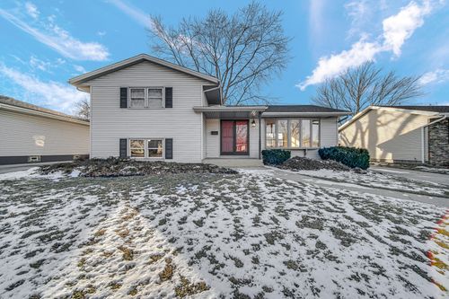 9220 Wildwood Dr, Highland, IN, 46322-2344 | Card Image