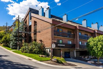 102 - 1401 Woodside Ave, Condo with 2 bedrooms, 1 bathrooms and 3 parking in Park City UT | Image 1