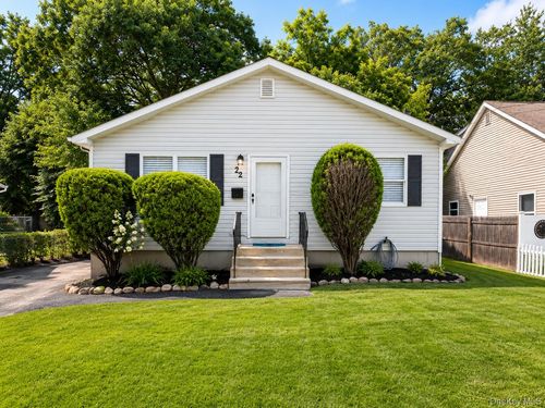 22 Fife Dr, Coram, NY, 11727-4010 | Card Image