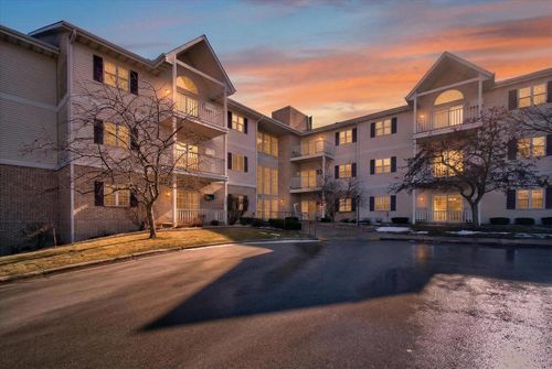 109-715 Canterberry Court, West Bend, WI, 53090 | Card Image