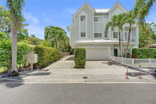 1112 Ne 17th Way, Fort Lauderdale, FL, 33304-2432 | Card Image