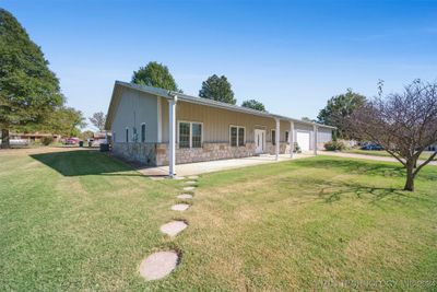 1202 Sw 9th Street, House other with 3 bedrooms, 2 bathrooms and null parking in Wagoner OK | Image 2