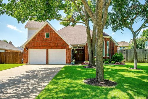 609 Huntington Ct, Grapevine, TX, 76051-4451 | Card Image