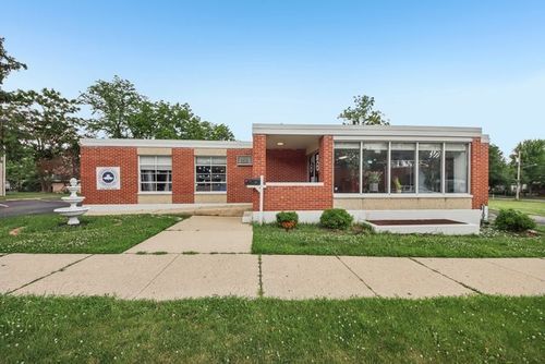 15 S East Ave, Aurora, IL, 60505-3603 | Card Image
