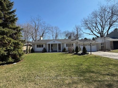 3 Pinevale Rd, Thornhill, ON, L3T1J5 | Card Image