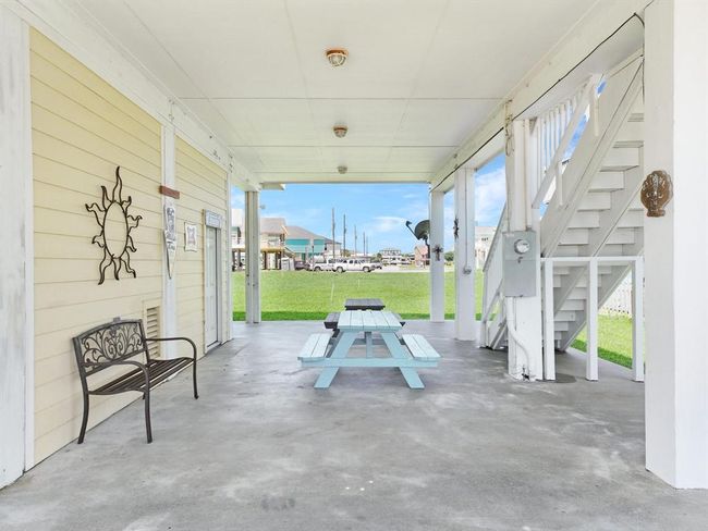 933 Westview, House other with 2 bedrooms, 2 bathrooms and 1 parking in Crystal Beach TX | Image 12