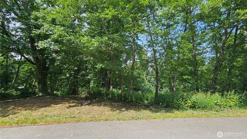 304 Dove Dr, Camano Island, WA, 98282-6568 | Card Image