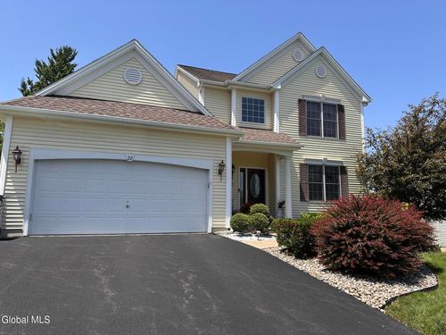 22 Fairview Ln, Mechanicville, NY, 12118-3639 | Card Image