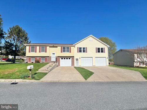 1513 Fernwood Rd, Slatington, PA, 18080-1118 | Card Image