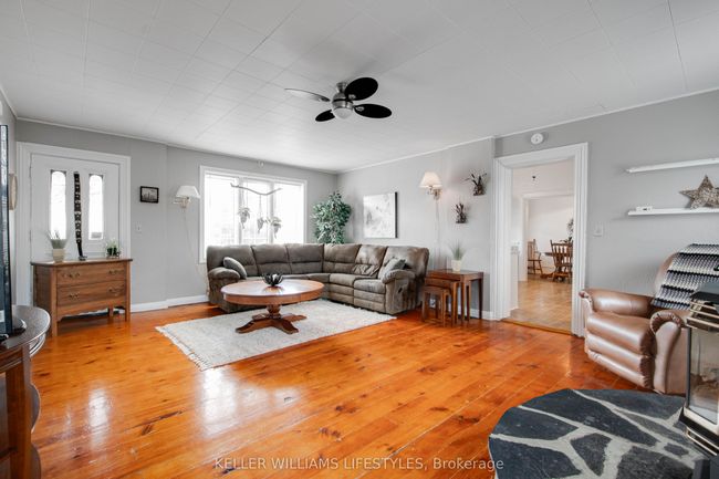 22 Prince St, House other with 2 bedrooms, 1 bathrooms and 6 parking in Forest ON | Image 18