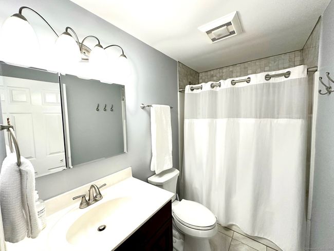 33 Waterview Dr, Condo with 2 bedrooms, 2 bathrooms and null parking in Windsor CT | Image 8
