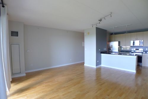 unit-510-900 Chicago Ave, Evanston, IL, 60202-1886 | Card Image