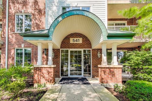 apt-106-541 N Hough St, Barrington, IL, 60010-6840 | Card Image