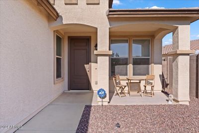 13216 W Cottontail Lane, House other with 3 bedrooms, 2 bathrooms and null parking in Peoria AZ | Image 2