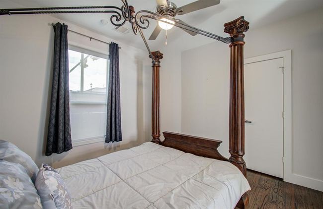 Large secondary bedroom on the 1st floor with an ensuite bathroom. | Image 10
