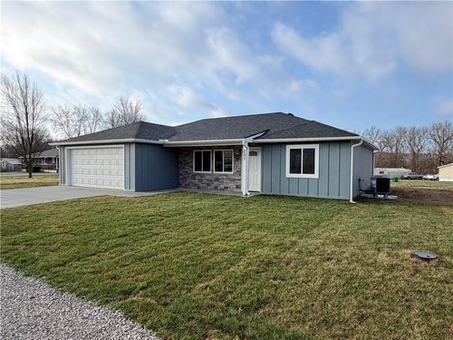 207 W 2nd St, Creighton, MO, 64739 | Card Image