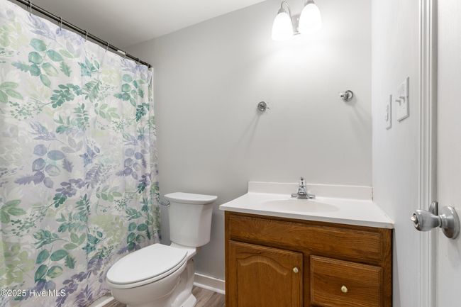 Bathroom | Image 13