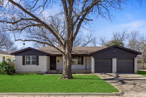 3517 Garwood Dr, North Richland Hills, TX, 76117-3327 | Card Image