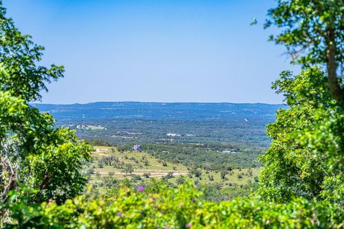 518 W Sunset Dr, Johnson City, TX, 78636 | Card Image