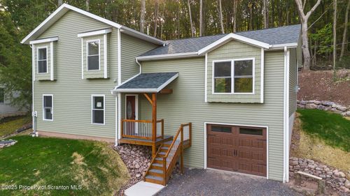 57 Edge Rock Dr, DRUMS, PA, 18222-1004 | Card Image