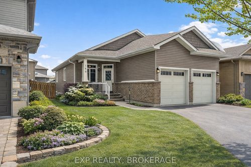 160 Mcdonough Cres, Amherstview, ON, K7N0B3 | Card Image