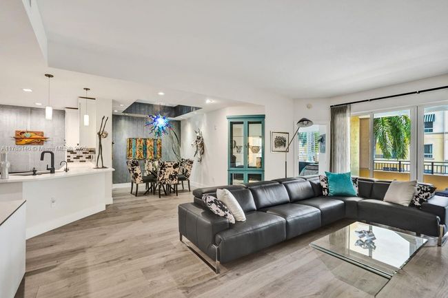 APT-342 - 16101 Emerald Estates Dr, Condo with 2 bedrooms, 3 bathrooms and null parking in Weston FL | Image 6