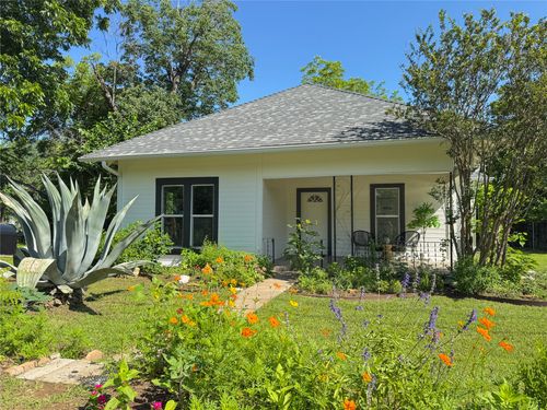302 E Brenham St, Elgin, TX, 78621-3017 | Card Image