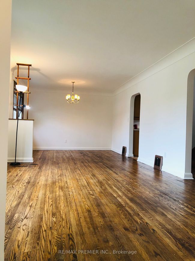 24 Simonton Dr, House other with 3 bedrooms, 1 bathrooms and 3 parking in Chatham ON | Image 7