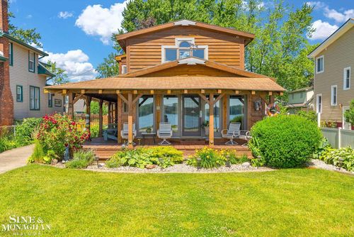 9898 River Rd, Clay, MI, 48001-4536 | Card Image