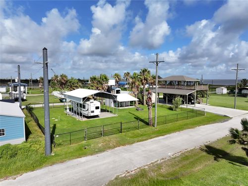 1021 N Church St, Gilchrist, TX, 77617 | Card Image