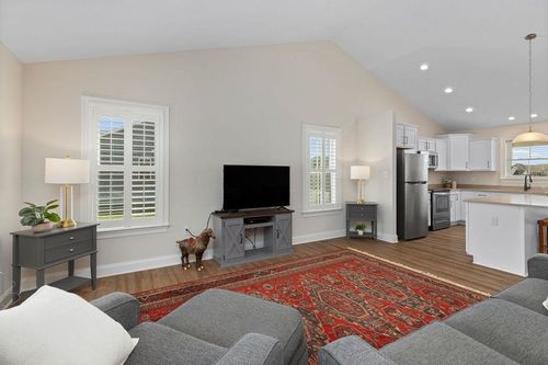 170 Lindburgh Dr, WAYNESBORO, VA, 22980-6506 | Card Image