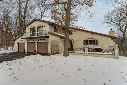 2205 67th St Nw, Rochester, MN, 55901-8827 | Card Image