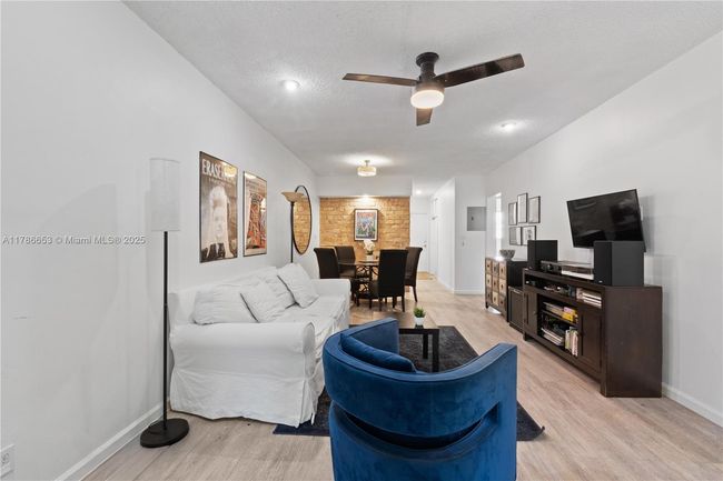 A42 - 6580 Santona St, Condo with 2 bedrooms, 2 bathrooms and null parking in Coral Gables FL | Image 6