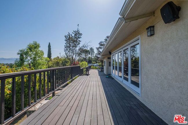 14563 Round Valley Dr, House other with 4 bedrooms, 2 bathrooms and 2 parking in Sherman Oaks CA | Image 28