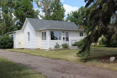 16 S Main St, Conrad, MT, 59425-1816 | Card Image