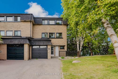 22 Henderson Dr, Aurora, ON, L4G3L2 | Card Image