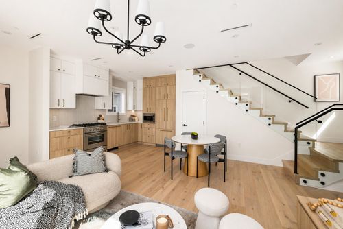 2-3141 E 19 Avenue, Vancouver, BC, V5M2T2 | Card Image