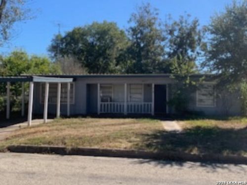 318 W 12th St, Shiner, TX, 77984-5264 | Card Image