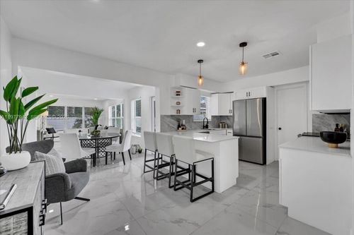 20 Ne 29th St, Wilton Manors, FL, 33334-1043 | Card Image