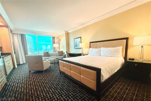 2309-2000 N Fashion Show Dr, Las Vegas, NV, 89109-1936 | Card Image