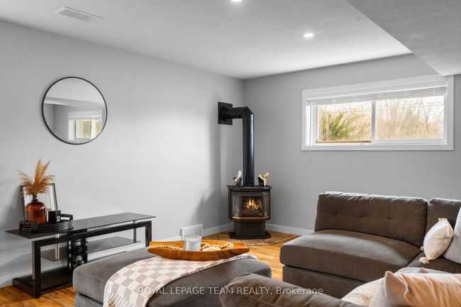 2150 8 Th Line Rd, House other with 5 bedrooms, 2 bathrooms and 8 parking in Metcalfe ON | Image 23