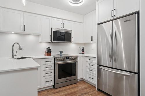 c3-332 Lonsdale Ave, North Vancouver, BC, V7M3M5 | Card Image