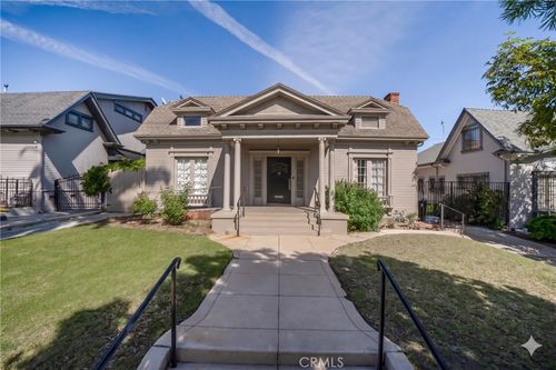 122 N Ridgewood Place, Los Angeles, CA, 90004 | Card Image