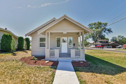 3027 W Euclid Ave, Spokane, WA, 99205-2224 | Card Image