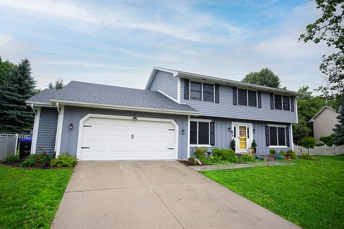 1 Harbor Pointe Ct, Bloomington, IL, 61704-1409 | Card Image
